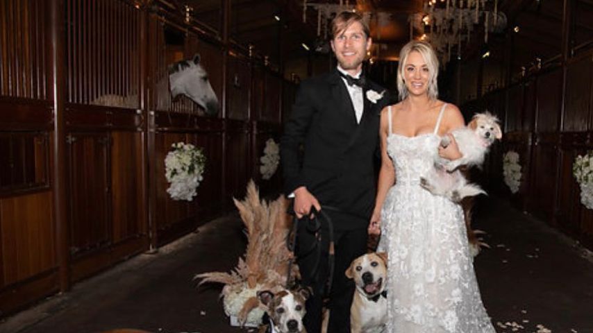 Kaley Cuoco und Mann Karl Cook mit ihren Hunden