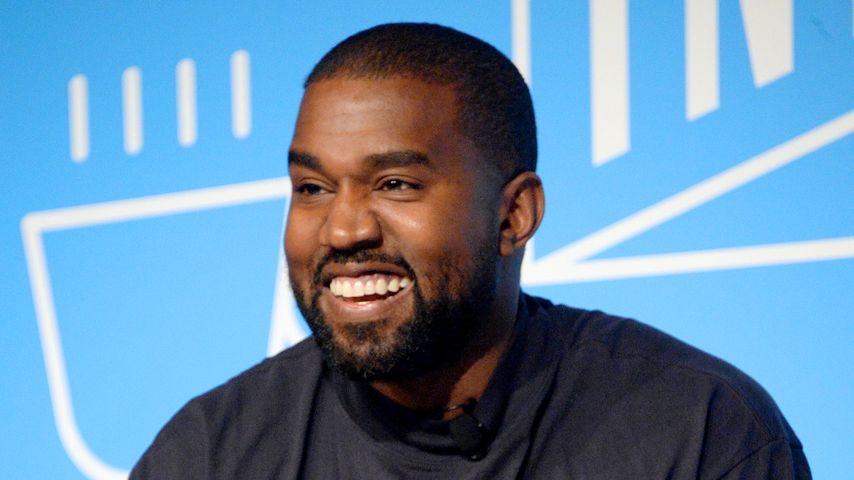 Tatsächlich verheiratet: Kanye West zeigt seinen Ehering