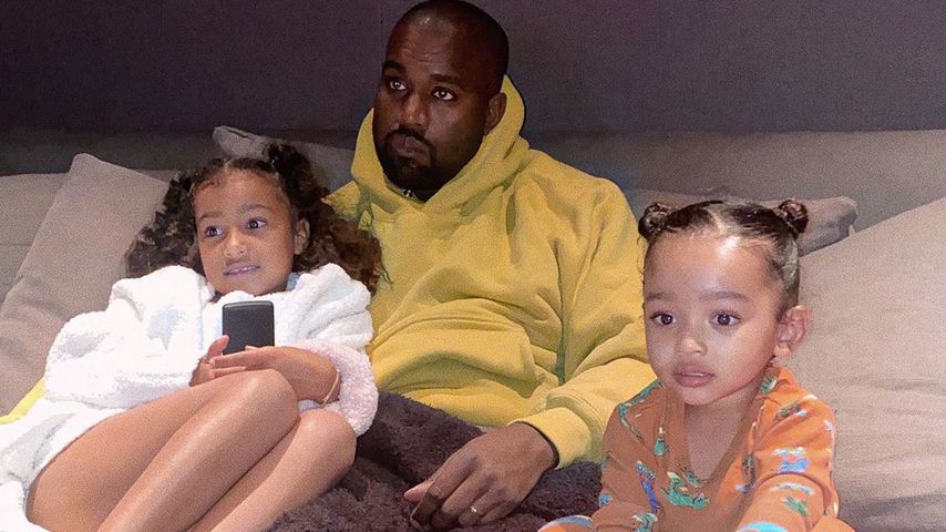 Kanye West mit seinen Töchtern North und Chicago