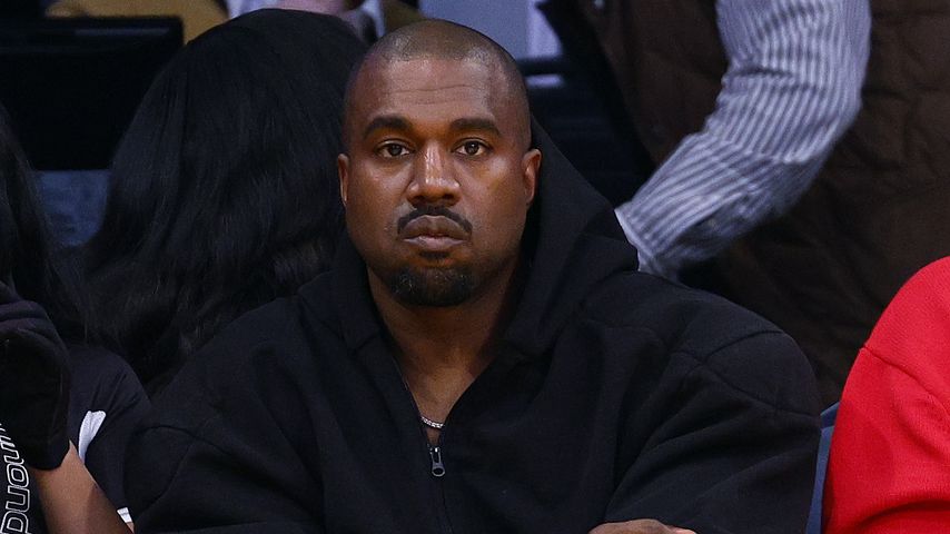Kanye West bei einem Basketballspiel im März 2022