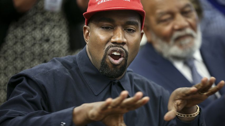 Während Saints Fußballspiel: Kanye West streitet mit Eltern!