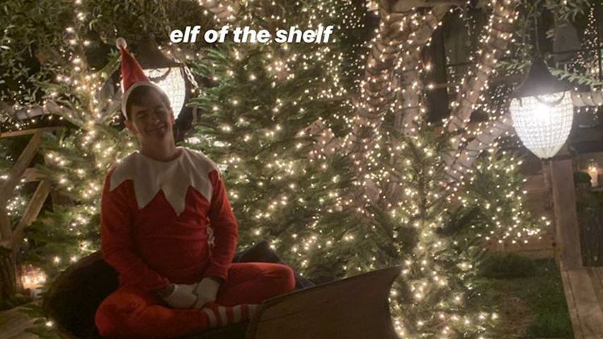 Ein Elf auf der Kardashian-Weihnachtsparty