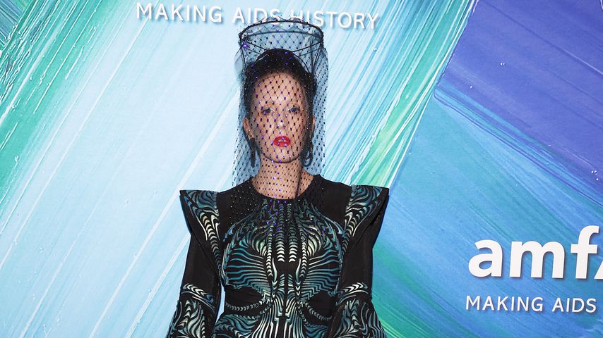 Karen Elson bei der amfAR Gala in Los Angeles 2021