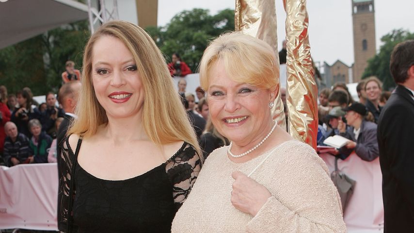 Schauspielerin Karin Baal und ihre Tochter Therese, Juli 2005