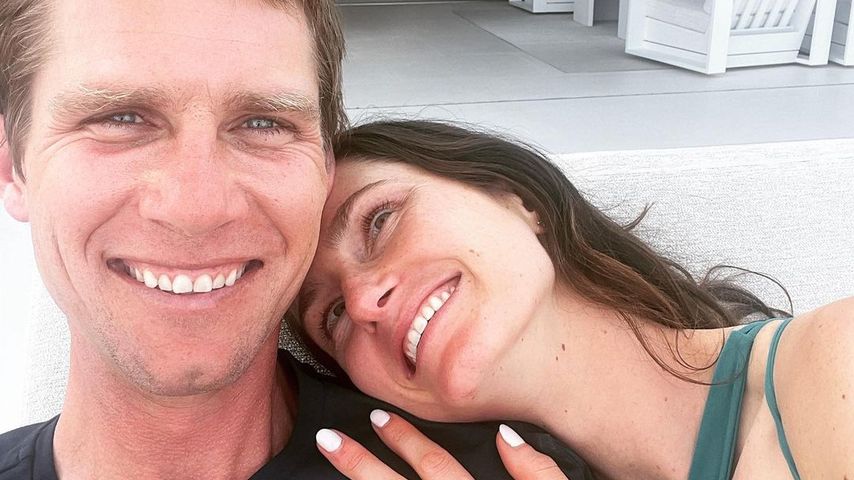 Kaley Cuocos Ex-Mann Karl Cook hat sich mit Freundin verlobt