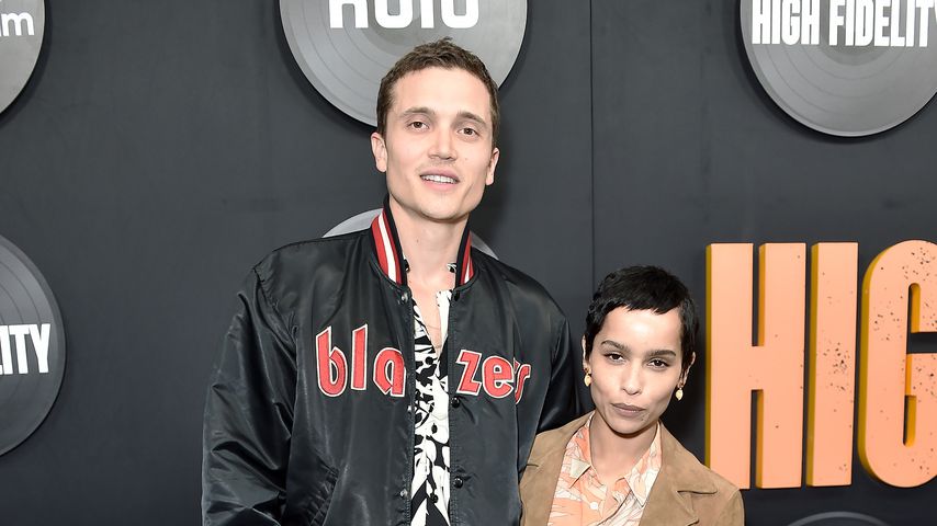 So lässig hielt Karl Glusman um die Hand von Zoe Kravitz an