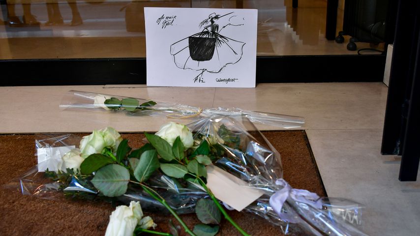 Denkmal am Pariser Chanel-Store: Fans trauern um Lagerfeld!