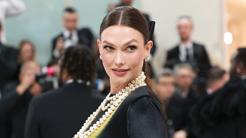 Karlie Kloss verkündet Schwangerschaft bei der Met Gala!