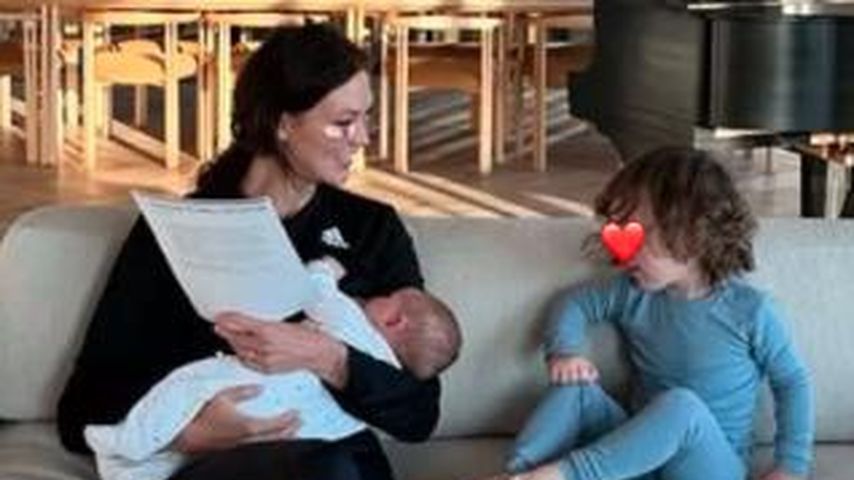 Karlie Kloss mit ihren Söhnen im September 2023