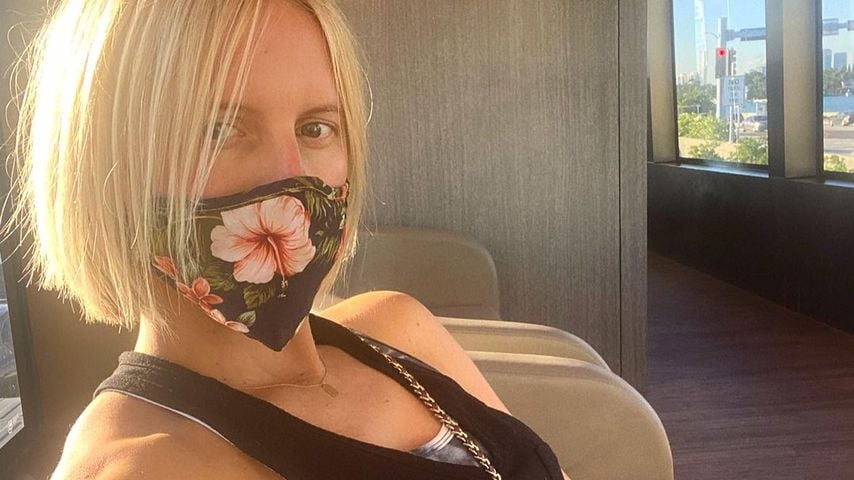 Schwangere Karolina Kurkova überrascht mit Kurzhaarschnitt