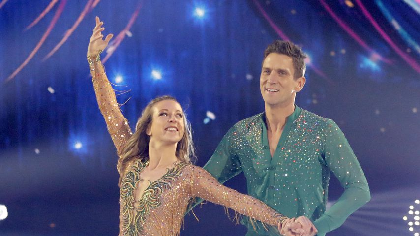 Kat Rybkowski und Peer Kusmagk bei "Dancing on Ice"