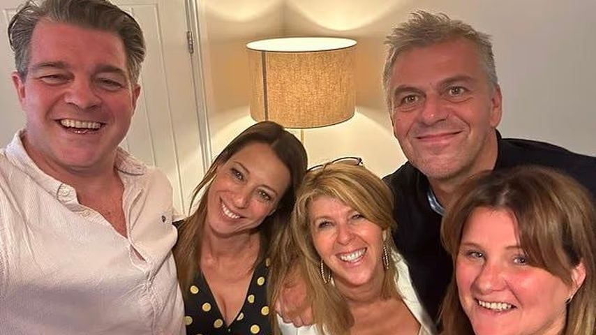 Kate Garraway mit Partner Liam Halligan (links) und Freunden