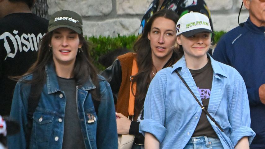 Verlobt? Chloë Moretz und Freundin tragen die gleichen Ringe