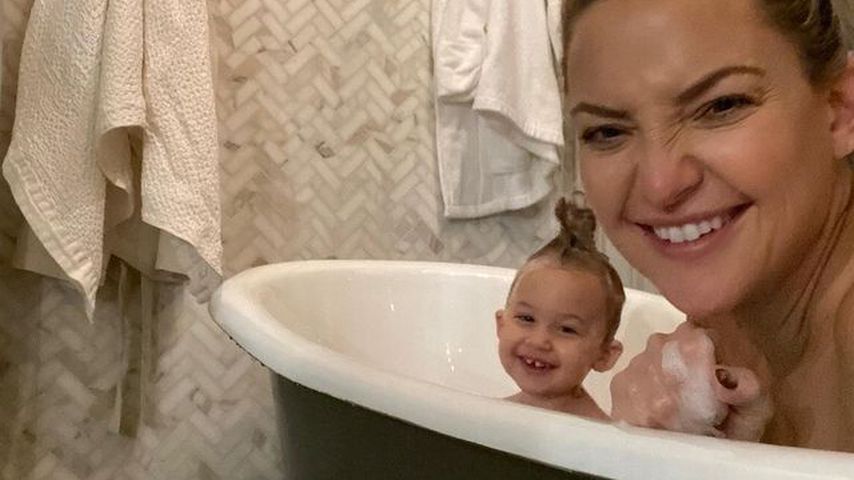 Süßes Bubble-Bild: So niedlich baden Kate Hudson und Rani