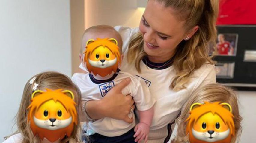 Harry Kanes Frau Kate mit ihren drei Kindern im Juli 2021