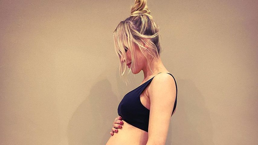 30. Woche: Kate Lawler zeigt ihren Babybauch in Unterwäsche