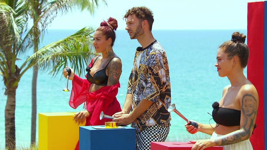 Kate Merlan, Sam Dylan und Melissa bei einem "Kampf der Realitystars"-Spiel