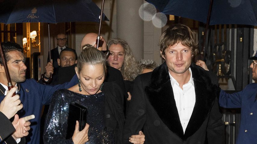 Selten! Kate Moss mit ihrem Nikolai von Bismarck auf Event