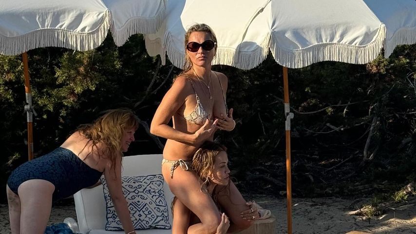 Heißer Strandtag mit Kate Moss: Rita Ora teilt Urlaubsfotos