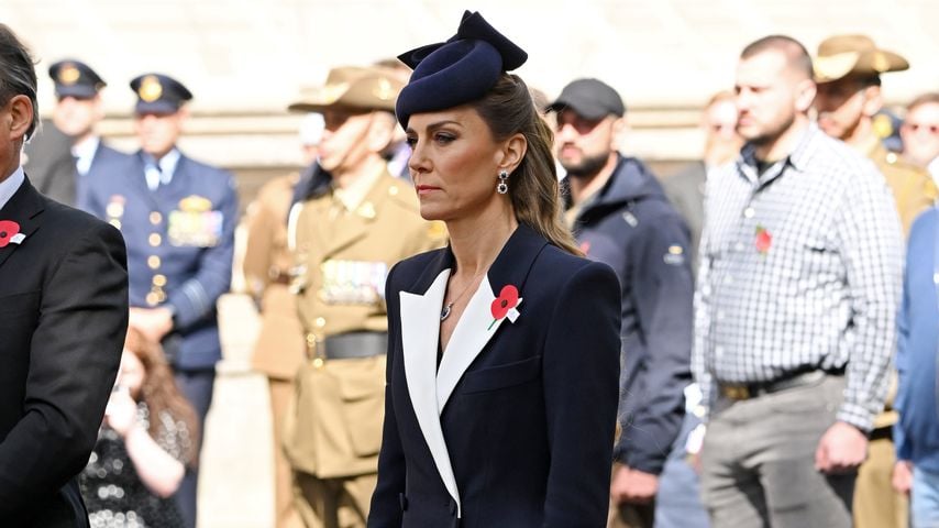 Gedenkfeier für Soldaten: Prinzessin Kate ohne William