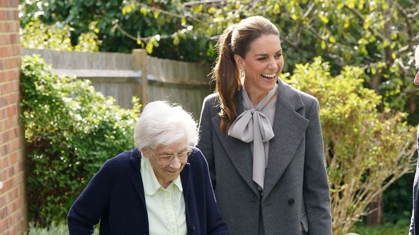 Prinzessin Kate glänzt im schicken Outfit unter Senioren