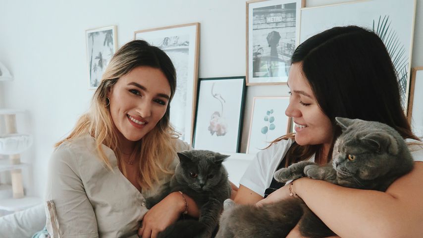 Katharina und Anna Maria Damm mit Mila und Nala