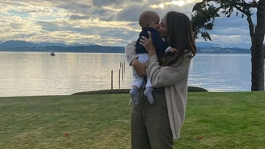 "Smash"-Star Kat McPhee zeigt erstmals Gesicht ihres Babys