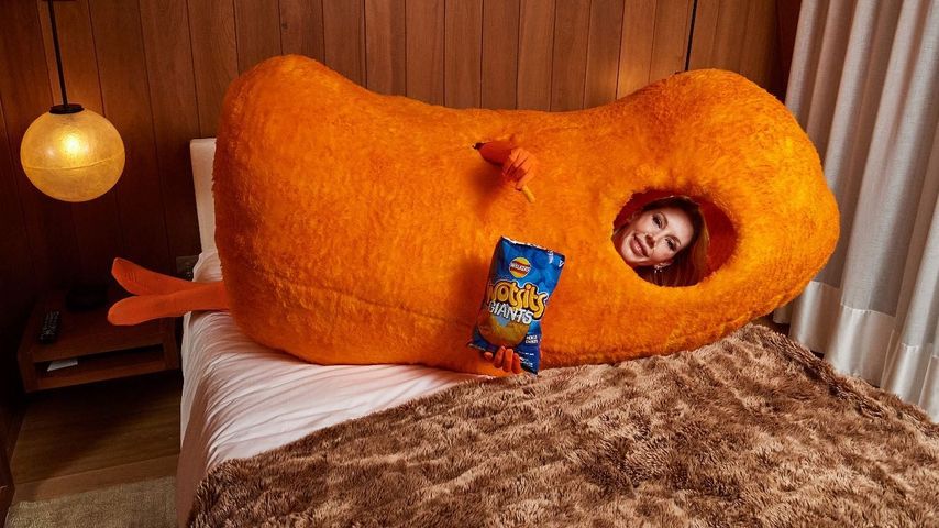 Katherine Ryan als Käseflip an Halloween 2023
