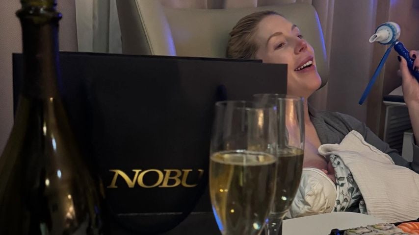 Katherine Ryan und ihr Baby, Oktober 2025