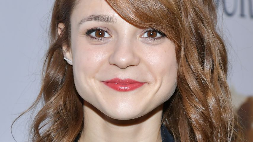 "Skins"-Star Kathryn Prescott (30) von Zementlaster erfasst