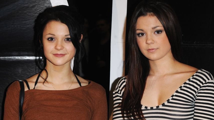 Kathryn Prescott und ihre Zwillingsschwester Megan im Jahr 2010