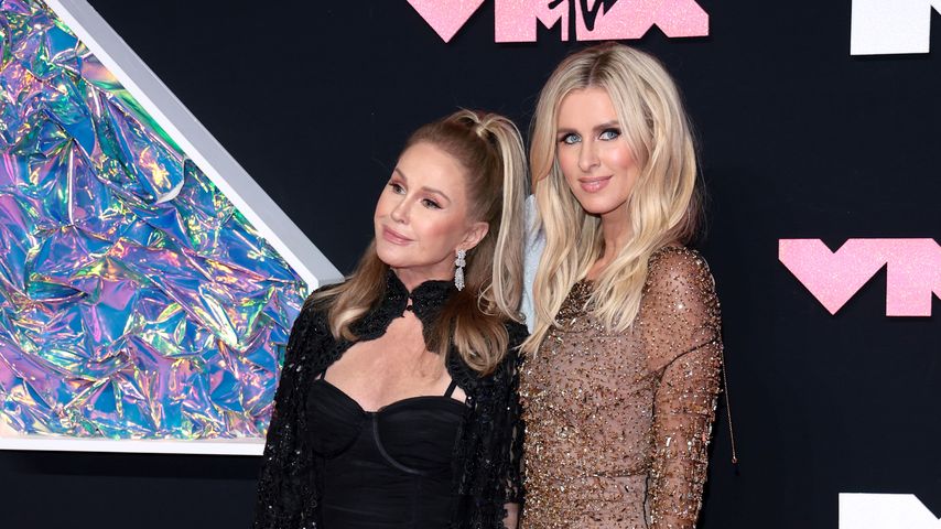 Kathy und Nicky Hilton bei den MTV Music Awards 2023