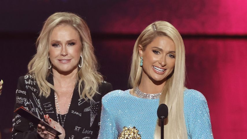 Kathy Hilton gab ihrer Tochter Paris Nachhilfe beim Wickeln!