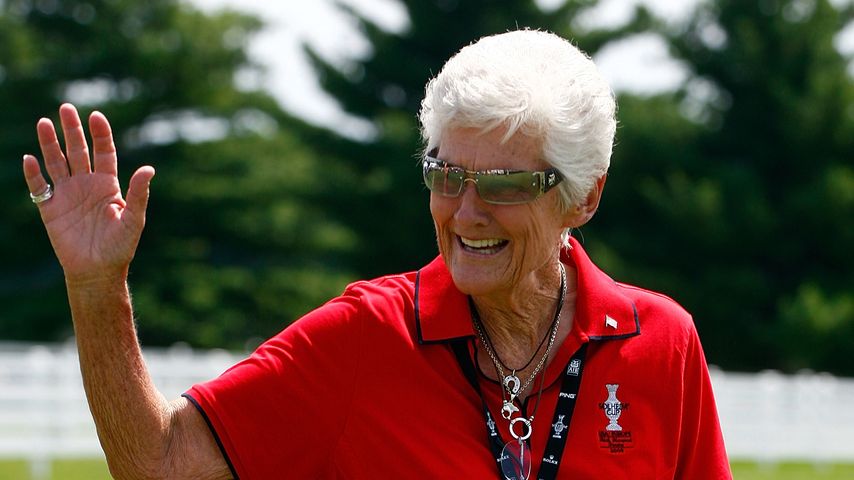 Kathy Whitworth, Profigolferin