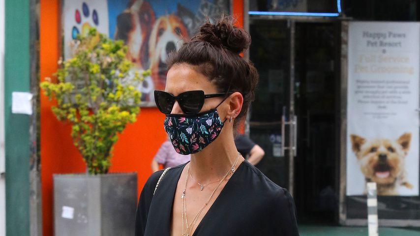Heiß unterwegs: Katie Holmes wird im Minikleid zum Blickfang