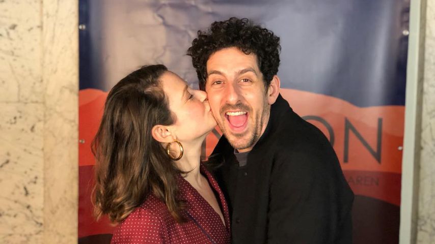 Katie Lowes und Adam Shapiro im März 2019