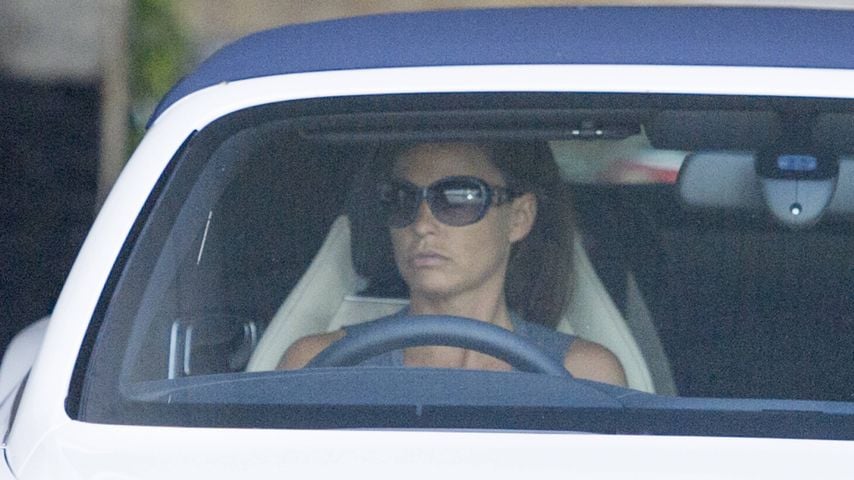 Katie Price 2014 in ihrem weißen Bentley
