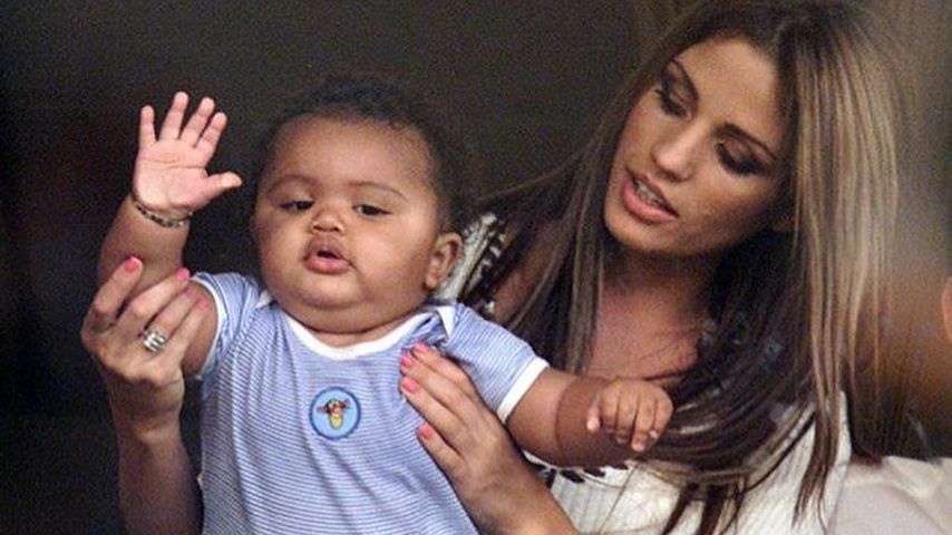 Katie Price und ihr Sohn Harvey als Baby