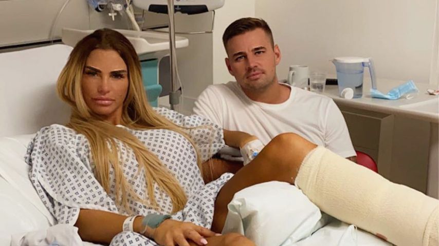 Katie Price und ihr Partner Carl im Krankenhaus, August 2020