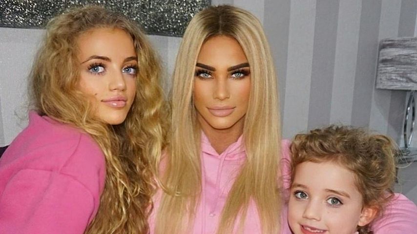 Katie Price mit ihren Töchtern Princess und Bunny