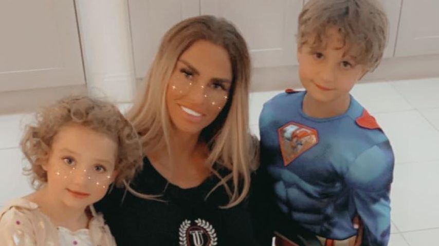 Katie Price mit ihrer Tochter Bunny und ihrem Sohn Jett