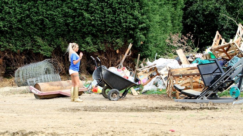 Katie Price auf ihrem Grundstück in Sussex 2019