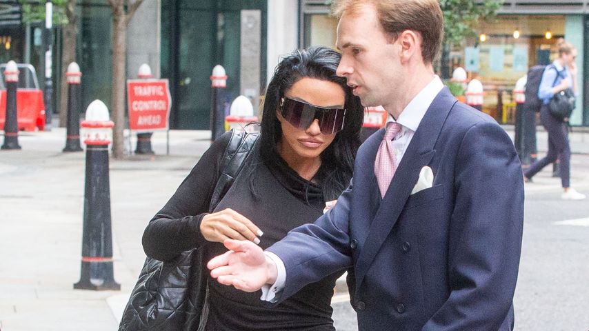 Reality-TV-Bekanntheit Katie Price und ihr Anwalt