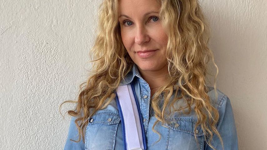 Kein Karnevals-Kostüm: Katja Burkard hatte einen Skiunfall!