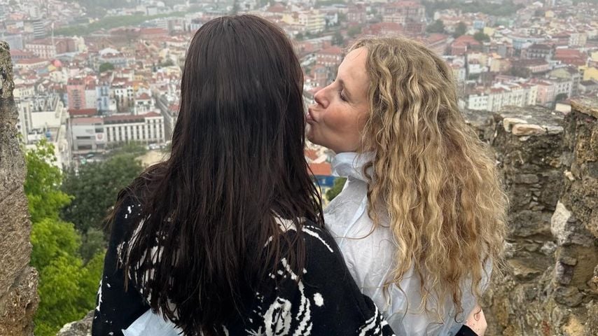 Seltenes Foto: So süß gratuliert Katja Burkard ihrer Tochter