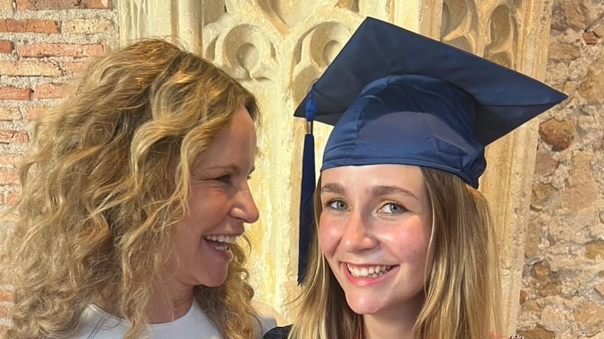Stolze Mama: Katjas Burkards Tochter meistert Uniabschluss!