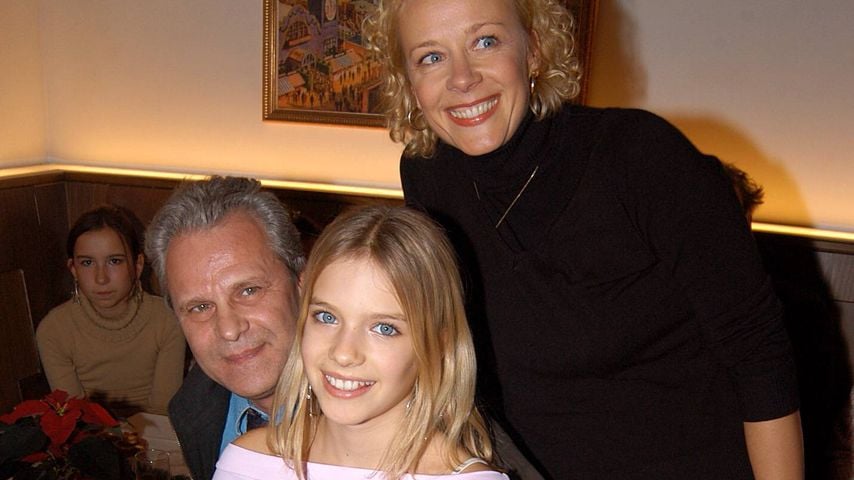 Katja Riemann, Peter Sattmann und Tochter Paula bei der Premiere von "Bergkristall" in München