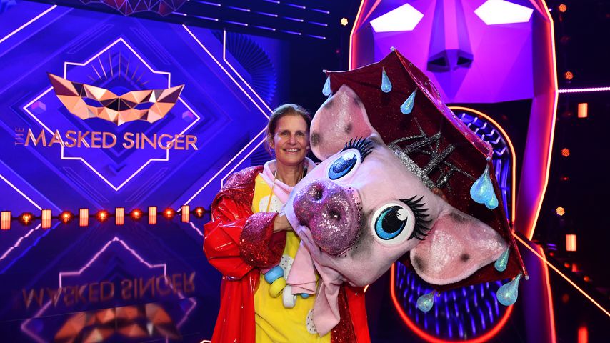 Katrin Müller-Hohenstein als das "The Masked Singer"-Schwein 2021