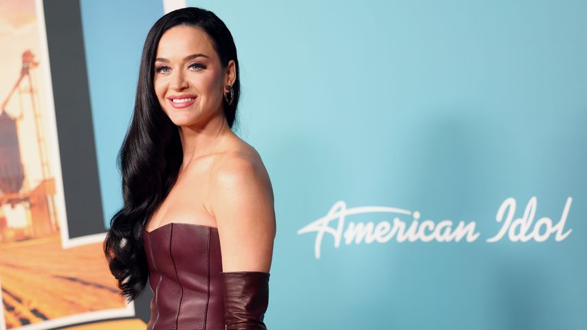 So fleißig: Katy Perrys Tochter hilft beim Albensignieren