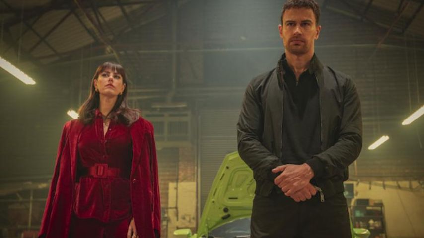 Kaya Scodelario und Theo James in "The Gentlemen"